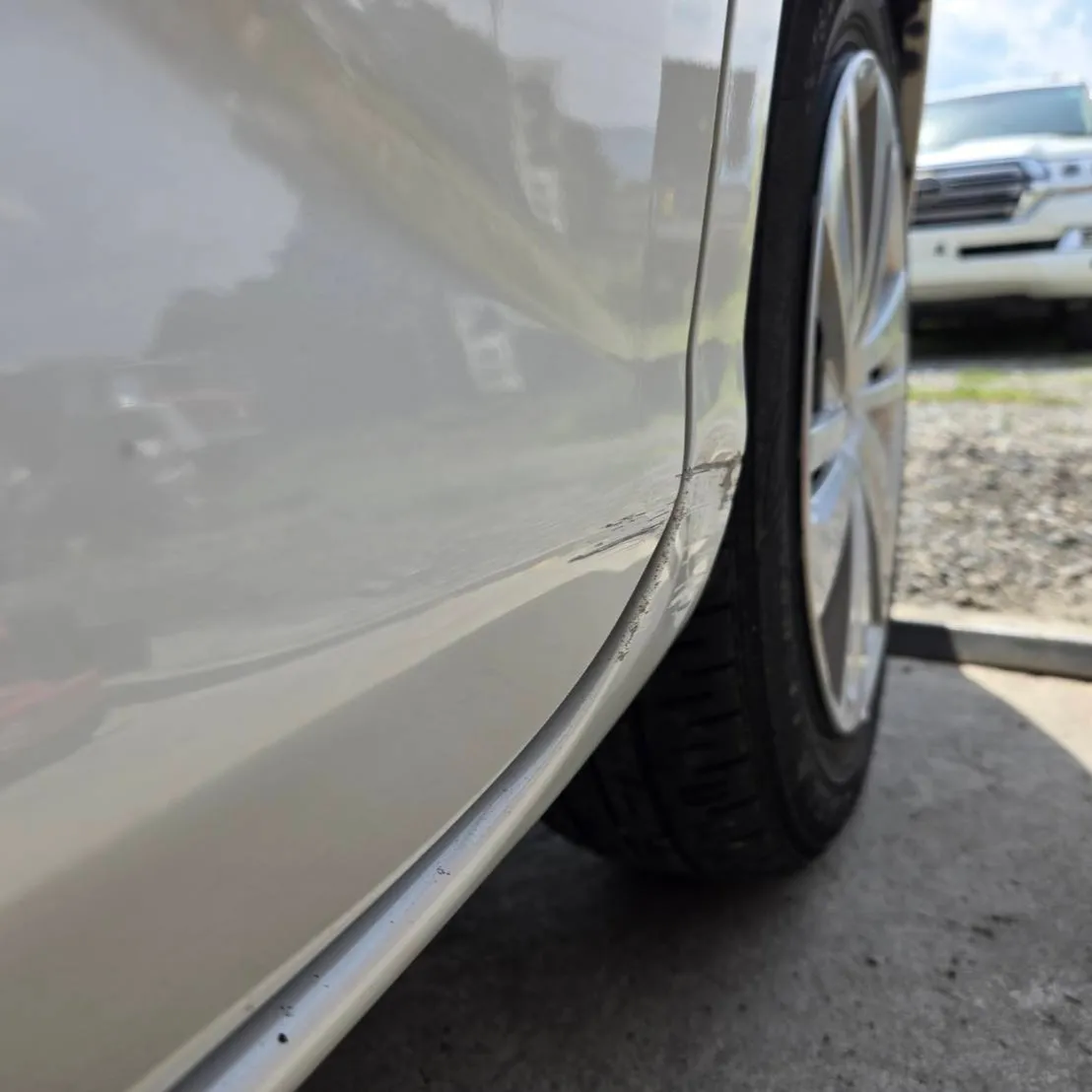 今日もお客様の大切な愛車を鈑金させていただきました！ドアパネ...