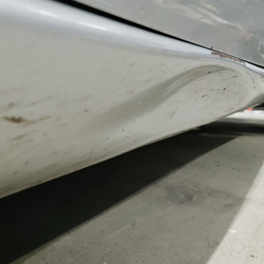 愛車でドライブを楽しんでいますか？ふとした不注意で縁石等にド...