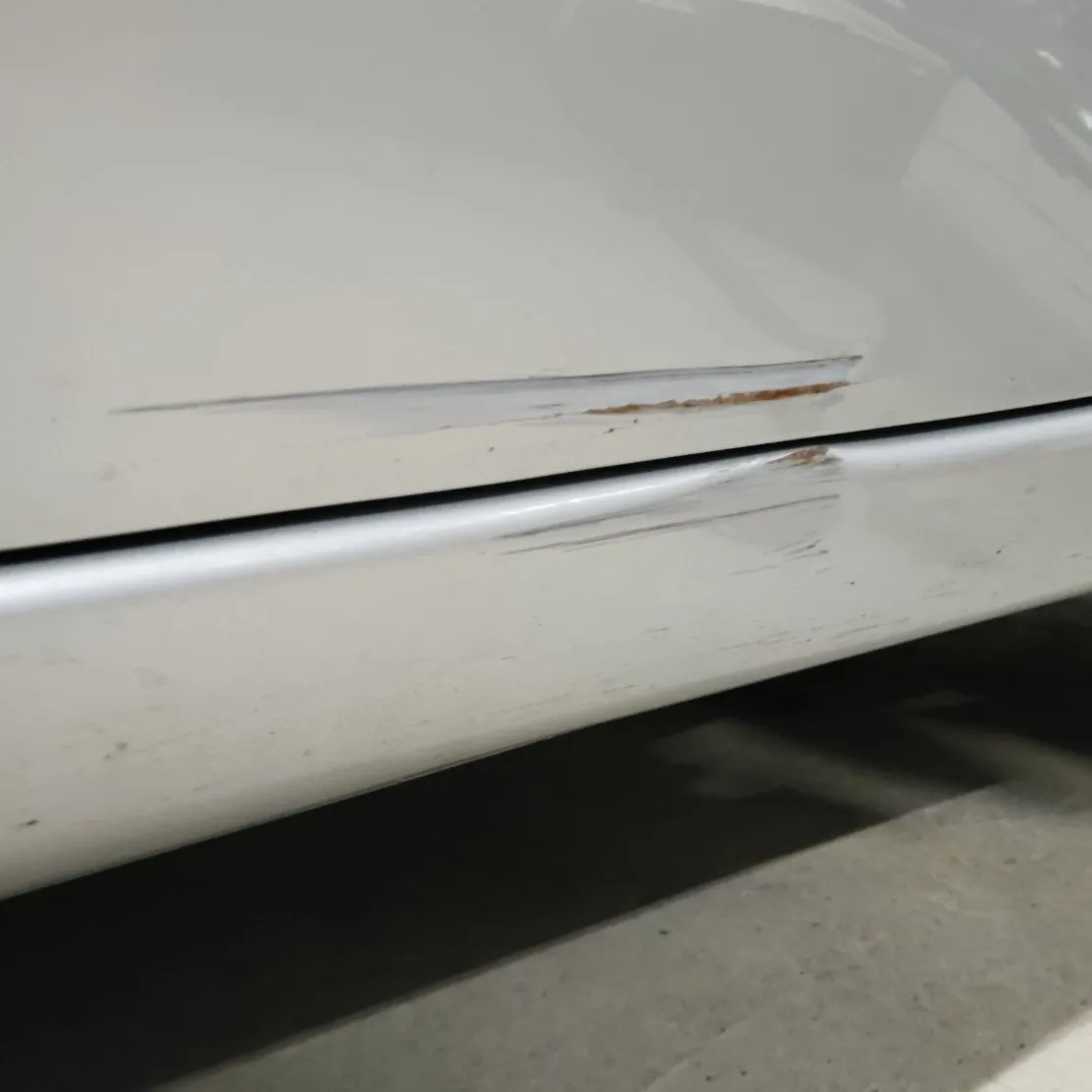 愛車でドライブを楽しんでいますか？ふとした不注意で縁石等にド...