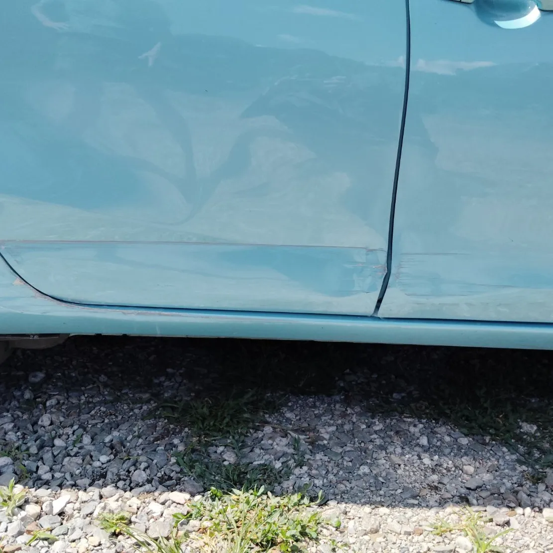 車をぶつけてしまった。